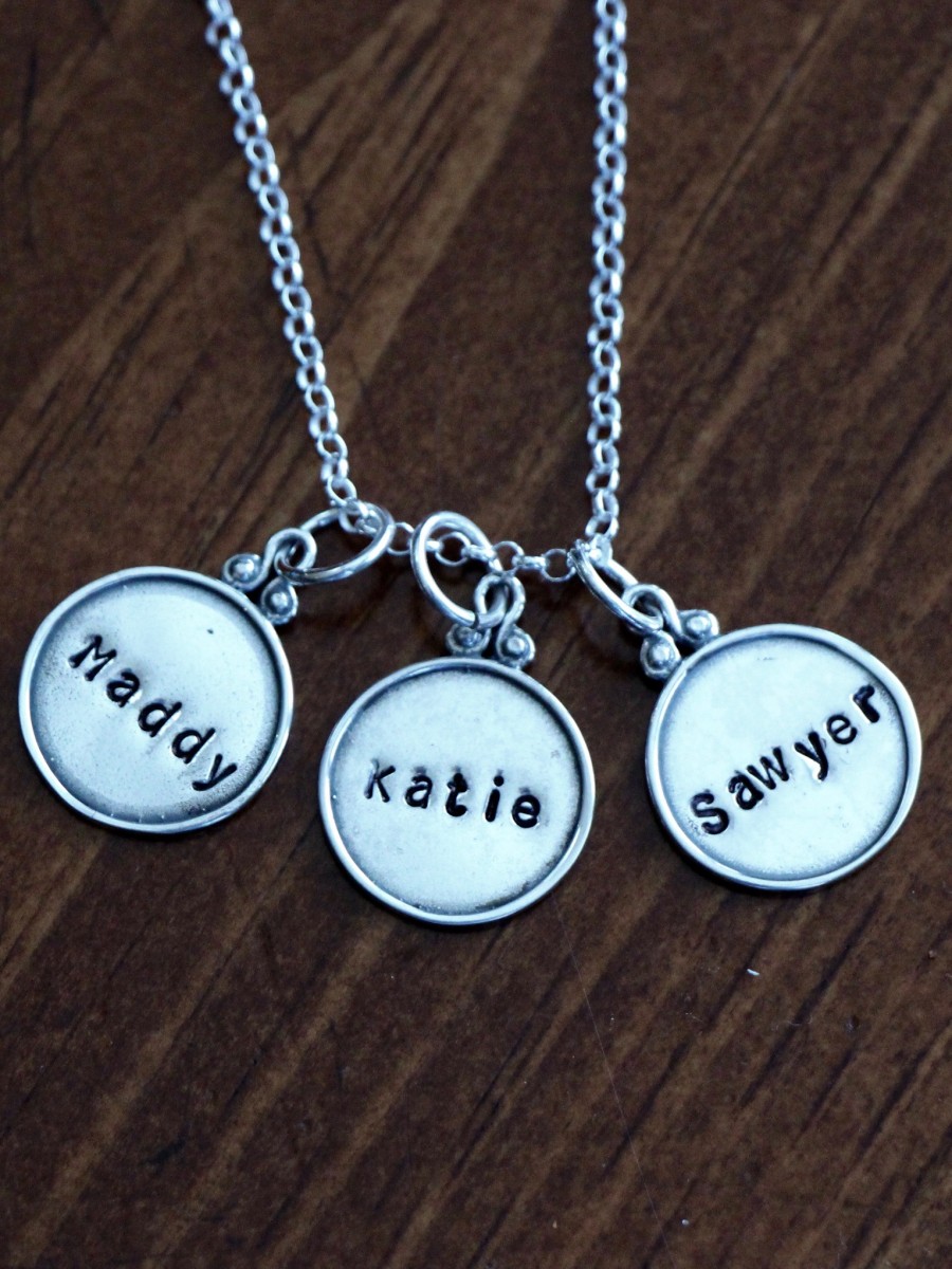 Personalized Name Circle Necklace kandsimpressions